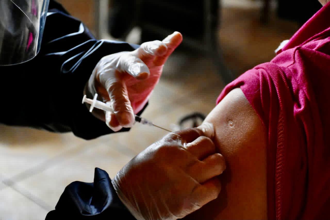 Quiénes serán los primeros en recibir la vacuna contra el COVID-19 en Guatemala