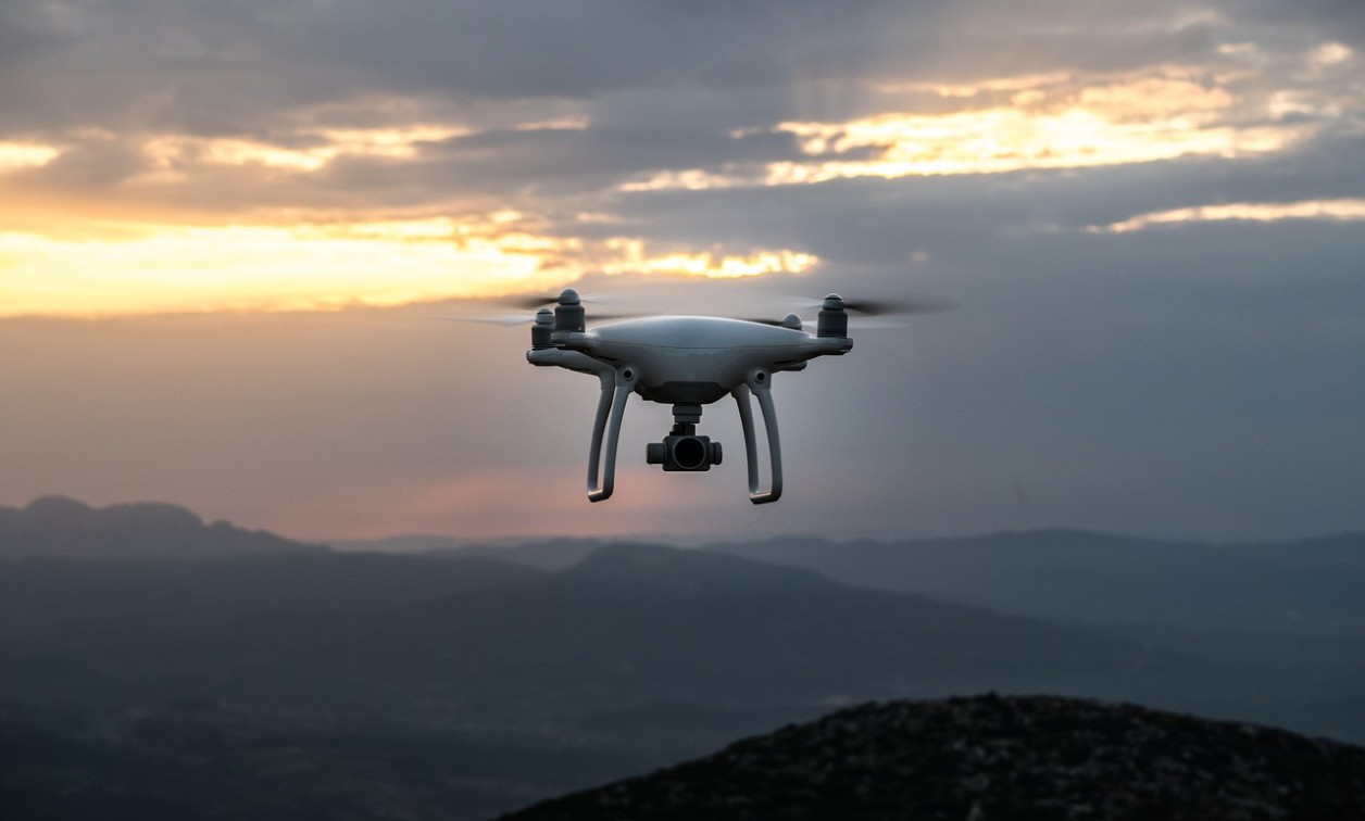 Drones podrían entregar paquetería en Estados Unidos