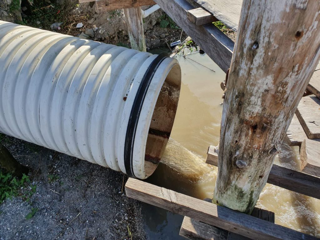 Verifican denuncia por contaminación del lago de Atitlán