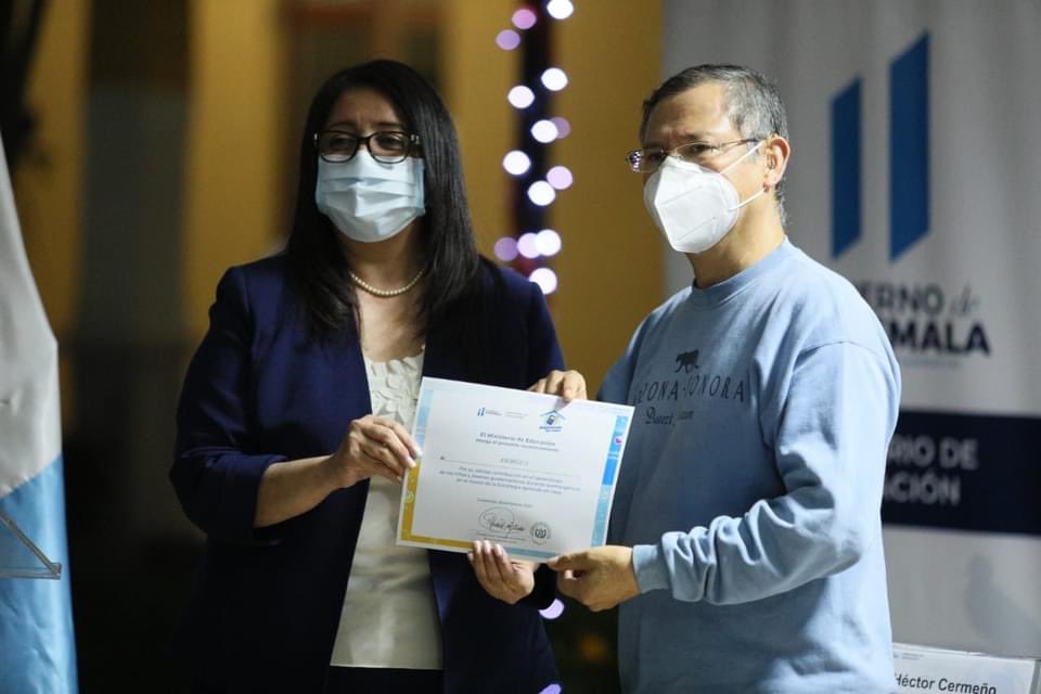 Reconocen labor de 270 docentes que participaron en Aprendo en Casa