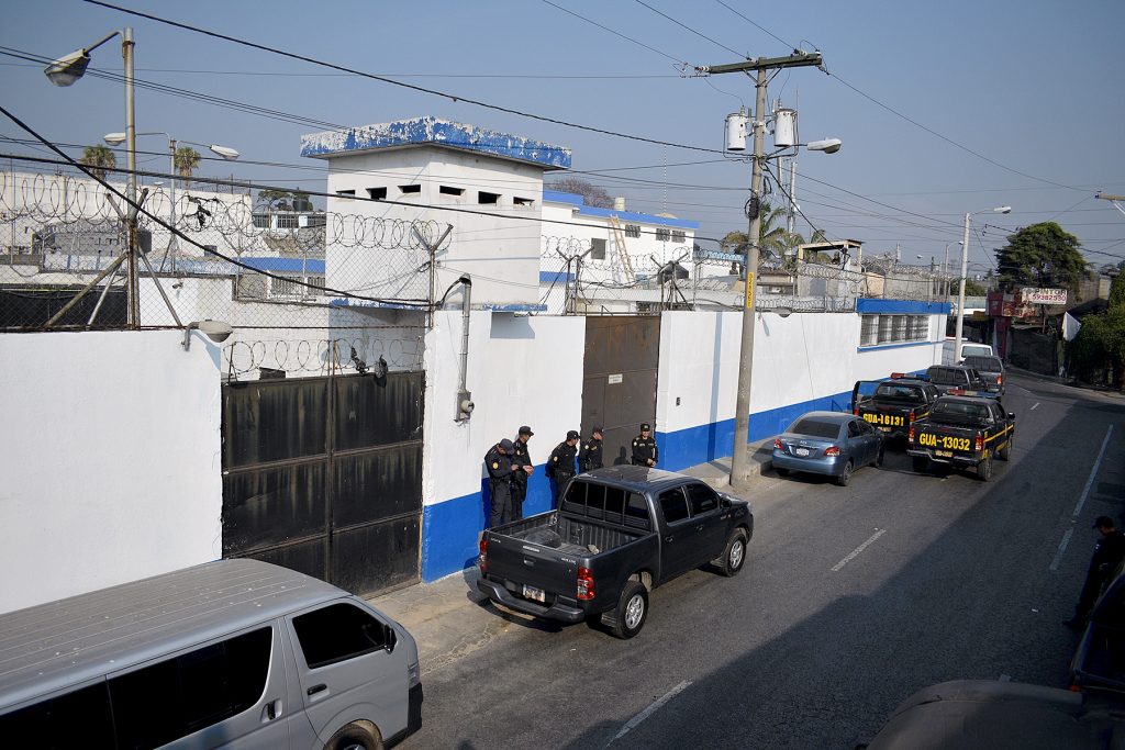 Activan protocolo de seguridad en centros de detención para jóvenes