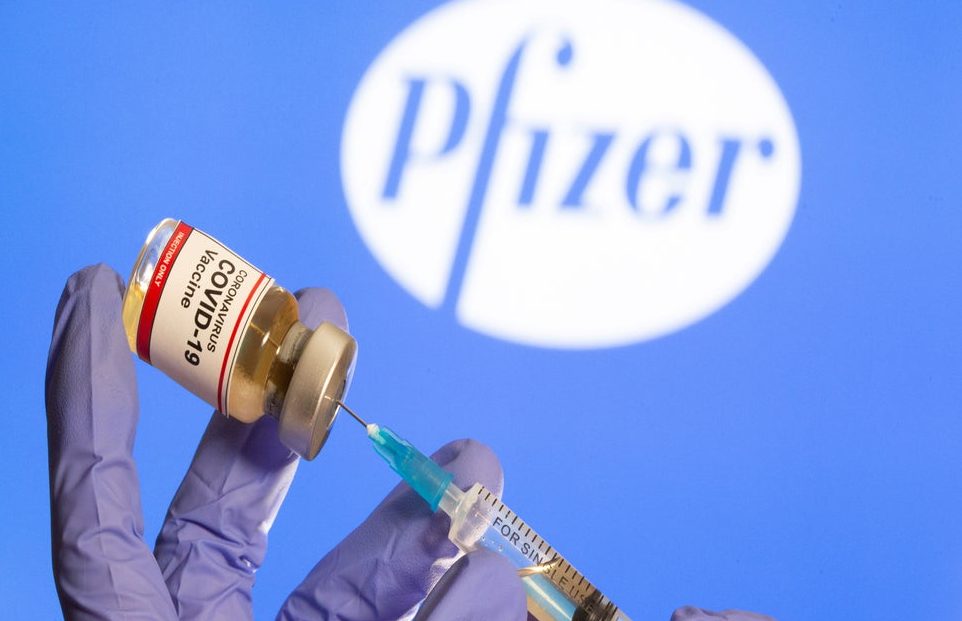Reino Unido aprueba vacuna de Pfizer contra el COVID-19