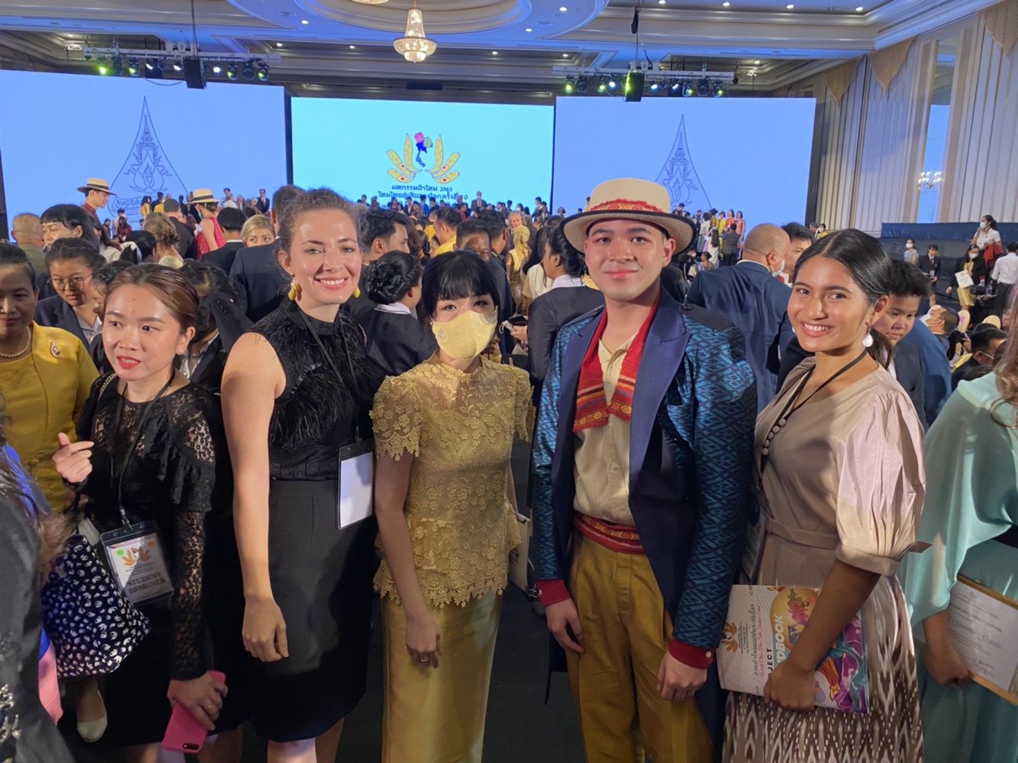 Presentan textiles guatemaltecos en desfile de moda en Tailandia