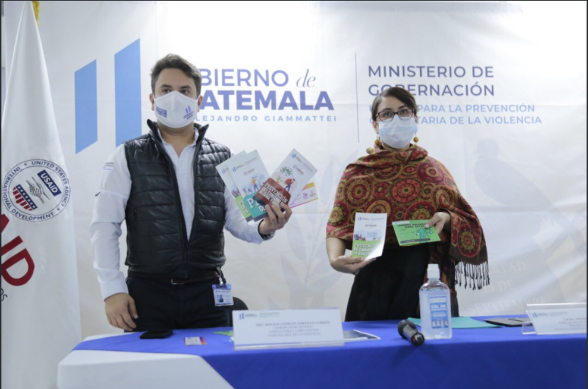 USAID entrega material para prevención de la violencia comunitaria
