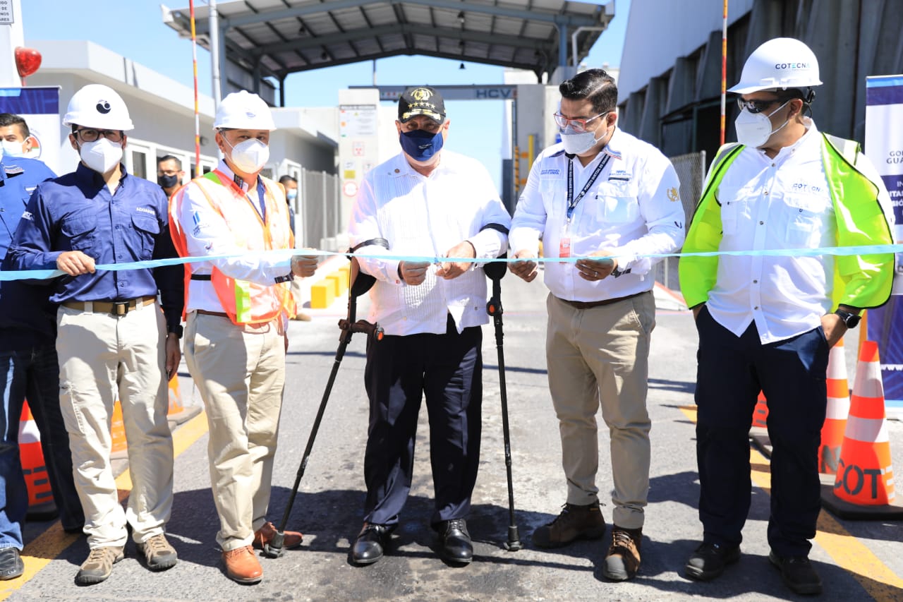 Presidente inaugura garitas de acceso y servicio de revisión no intrusiva de rayos X en Portuaria Quetzal