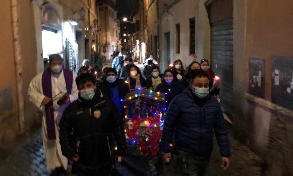 Guatemaltecos en Roma protagonizan la tradicional posada navideña