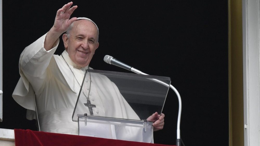 Papa Francisco retomará sus viajes en 2021