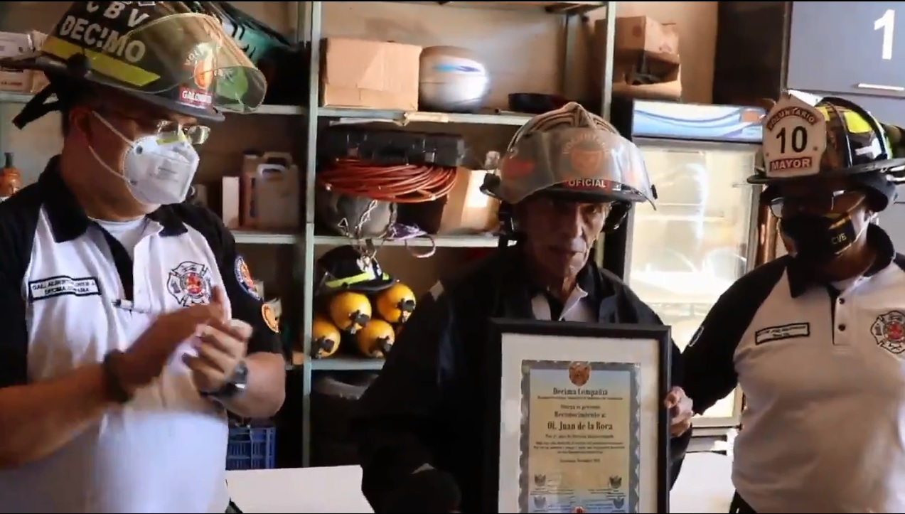 Juan, el bombero voluntario que lleva 47 años de servir a la población