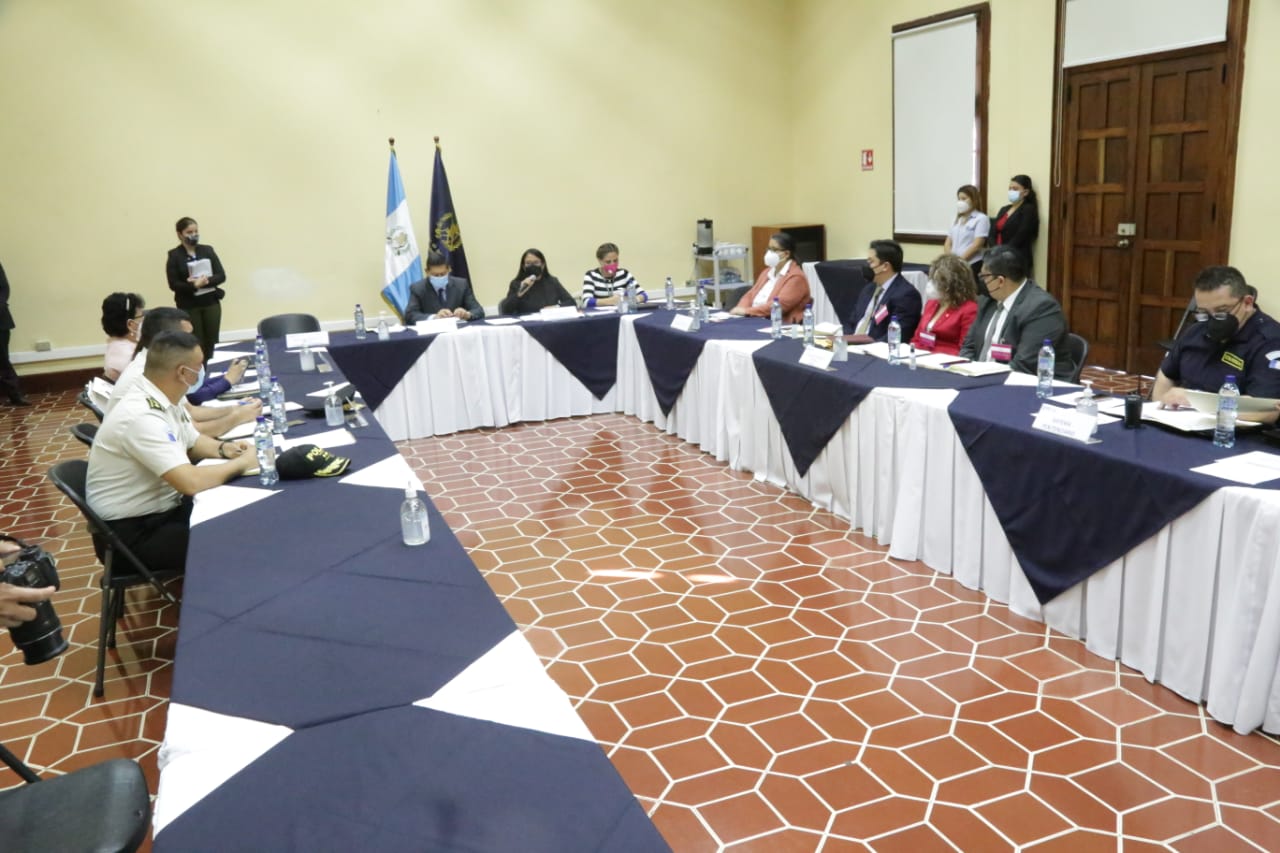 Gobernación comparte avances en modelo de atención a menores de edad