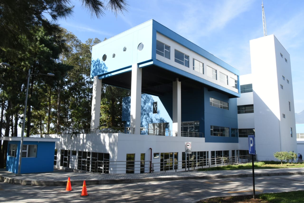Gobierno reforzó red hospitalaria con nosocomios exclusivos para pacientes con COVID-19