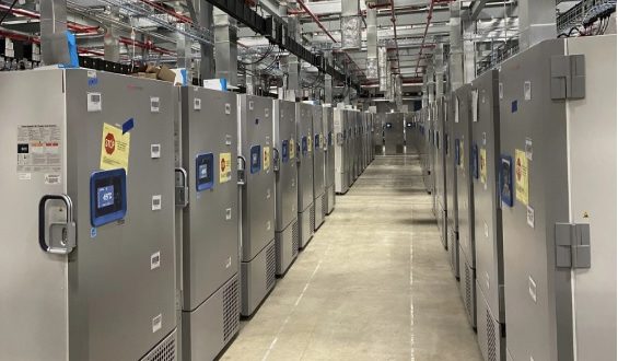 Guatemala se prepara con congeladores para almacenar diferentes vacunas contra el COVID-19