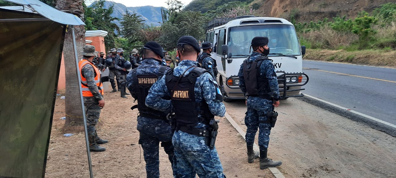 Mantienen fuertes dispositivos de seguridad por caravana de migrantes hondureños