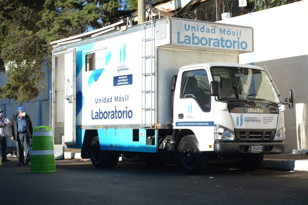 Laboratorios Móviles fueron instalados en tres mercados capitalinos./Foto: MSPAS.