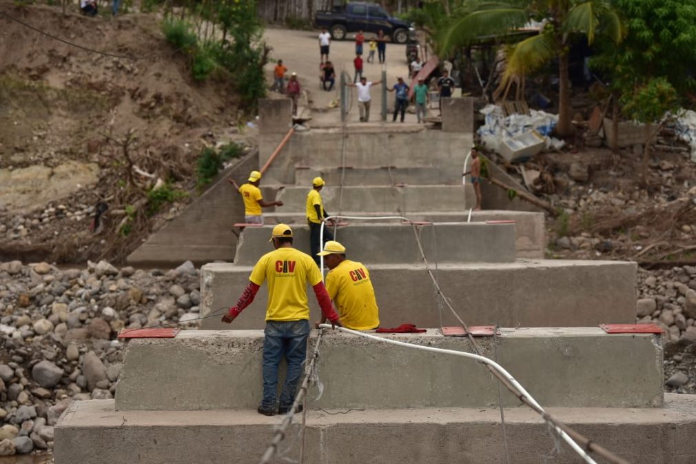 Presidente supervisa inicio de trabajos de puente vehicular en Jocotán, Chiquimula
