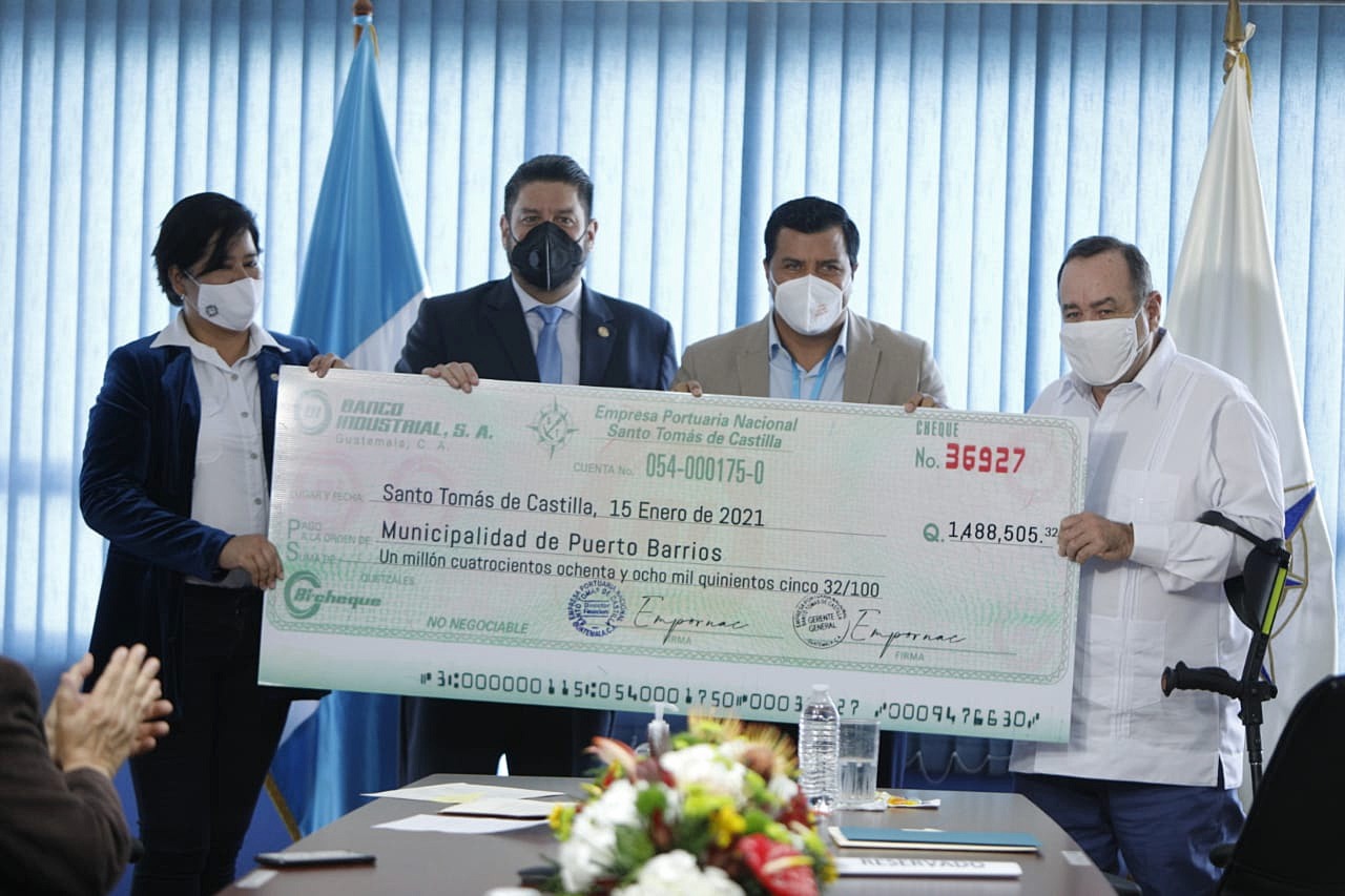 Puerto Santo Tomás de Castilla entrega utilidades al Gobierno de Guatemala