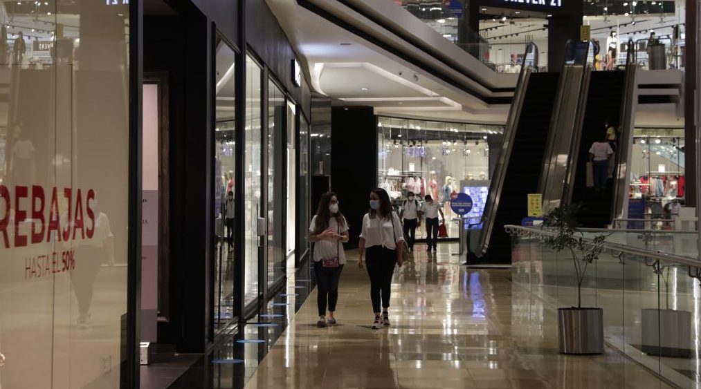 Modifican horario de funcionamiento de centros comerciales y tiendas