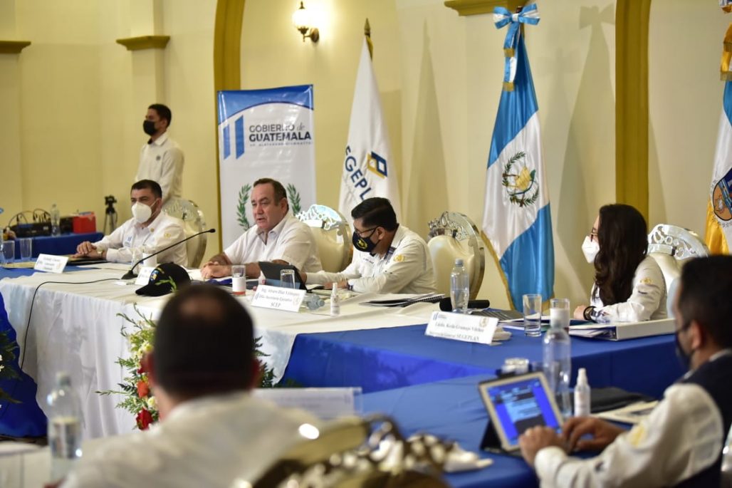Presidente realiza sexta reunión con alcaldes a nivel departamental