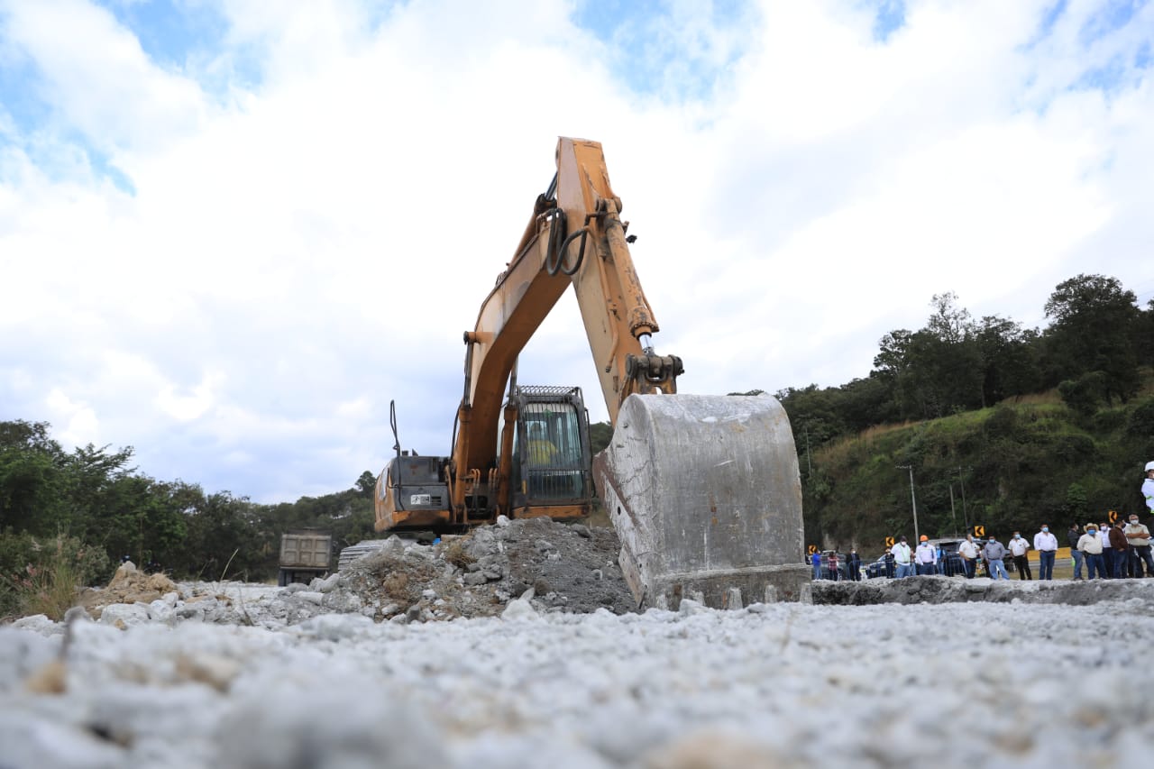 Trabajos de construcción de paso a desnivel en Palencia