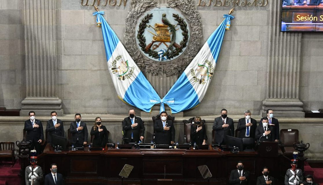 Congreso celebra sesión solemne y recibe Primer Informe de Gobierno