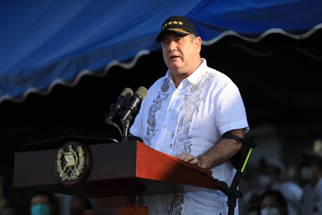Presidente Giammattei: “Invertiremos en las fuerzas de mar, que forman parte del futuro desarrollo de Guatemala”