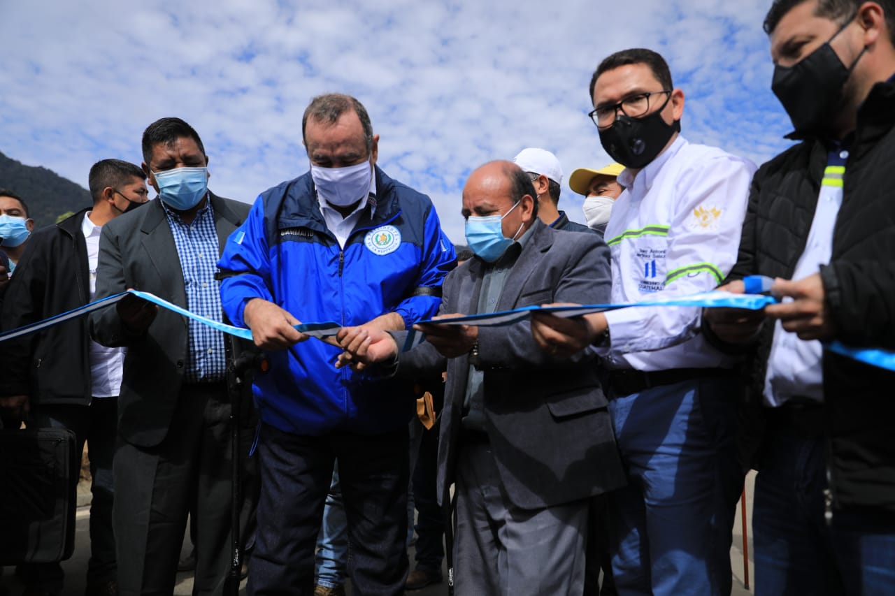 Carretera de San Juan Ostuncalco beneficiará a 61 mil habitantes