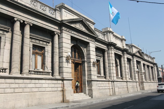 Congreso prevé conocer iniciativa para la compra de vacunas contra el coronavirus
