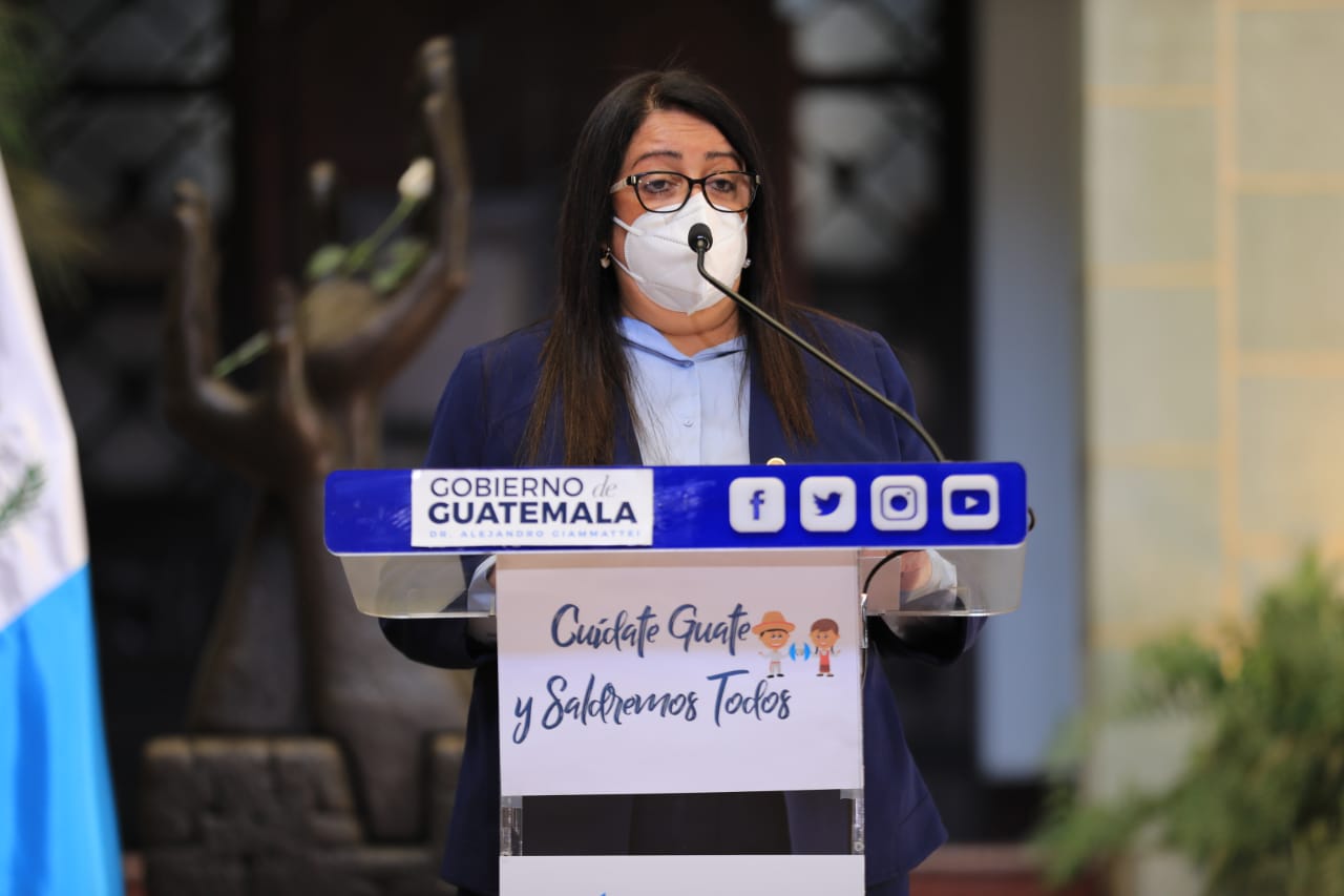 Claudia Ruíz, ministra de Educación brindó una conferencia de prensa./Foto: SCSP