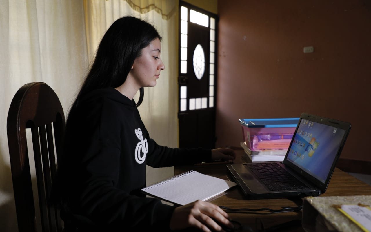 “La educación virtual es nuestro recurso para tener un mejor futuro”, dice estudiante de Jalapa