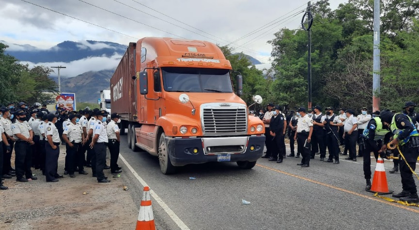 Tránsito vehicular empieza a fluir en Río Hondo