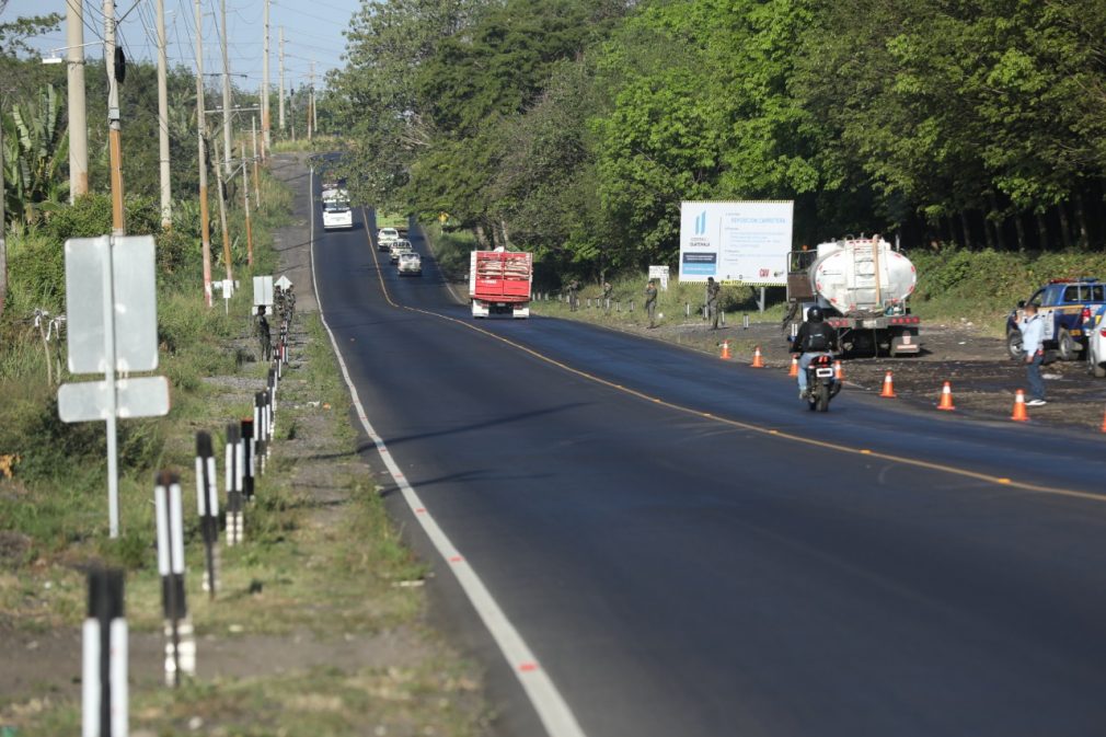 Rehabilitan más de 28 kilómetros de la red vial en tres departamentos