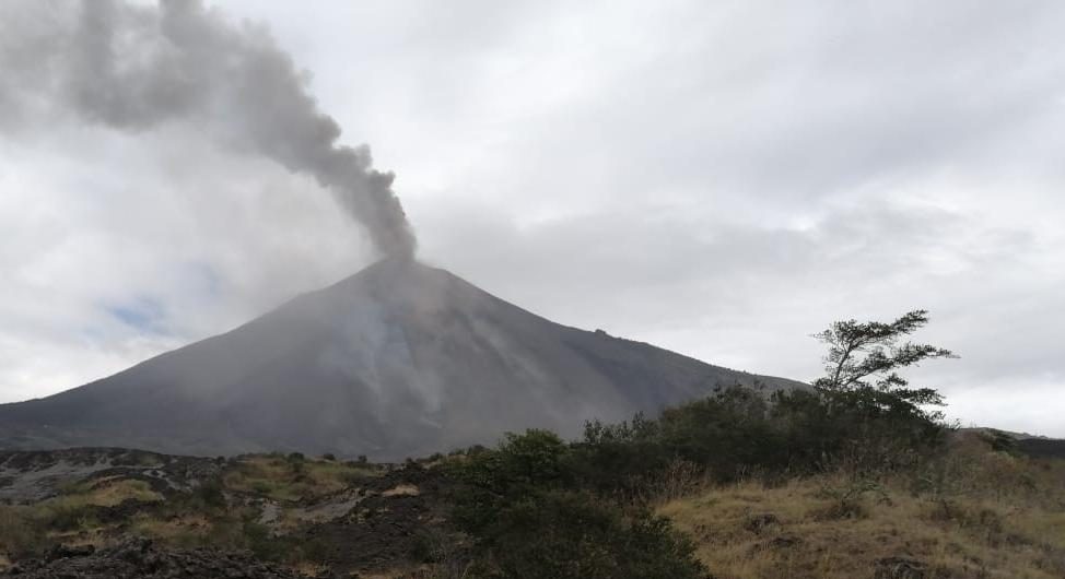 Volcán de Pacaya continúa con nivel alto de actividad, alerta el Insivumeh