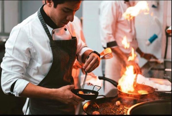 De cocinar con la abuela a elaborar platillos en Egipto, la historia de Jorge, el chef guatemalteco