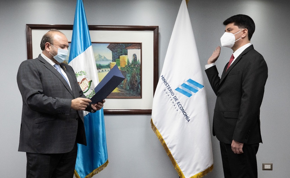 Juramentan a nuevo viceministro de Economía
