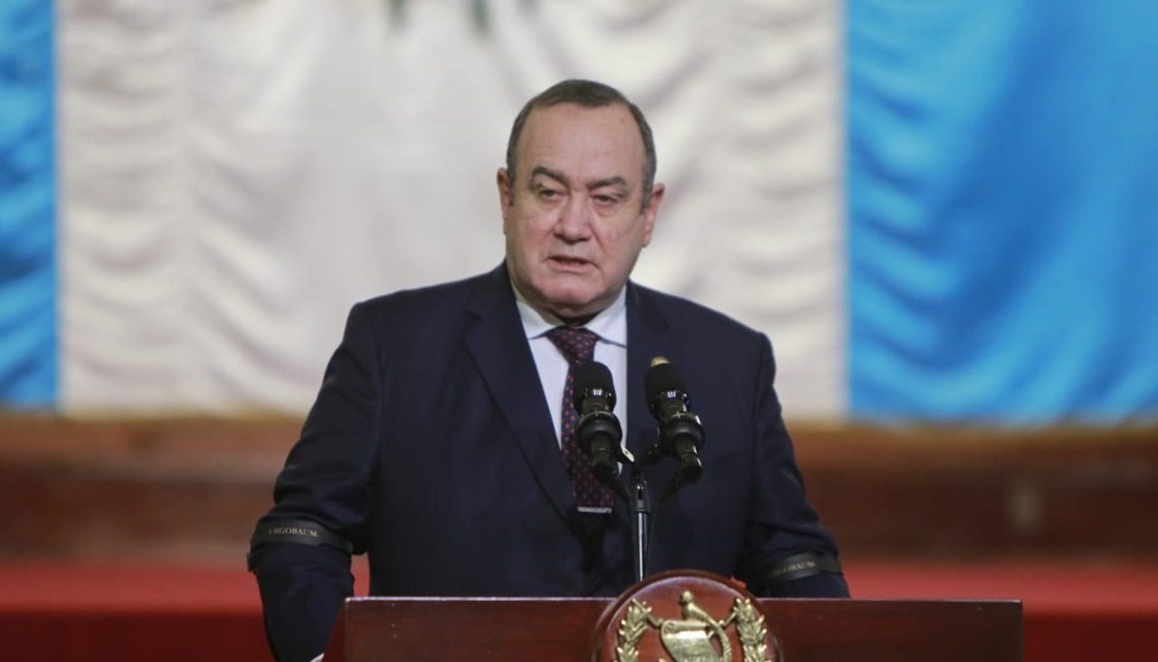 Presidente Giammattei denuncia robo de vacuna contra COVID-19 e indica que serán “drásticos” con quienes cometan actos delictivos
