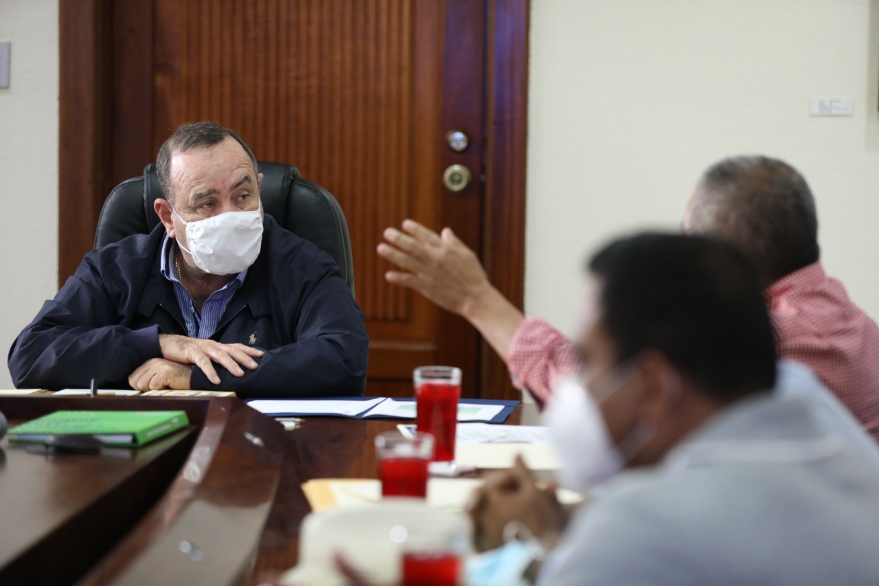 Presidente se reúne con alcaldes de Chiquimula para conocer proyectos de desarrollo