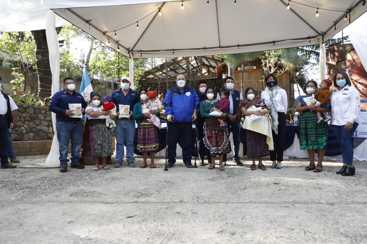 Lanzan programa del alimento complementario NutriNiños en Chimaltenango