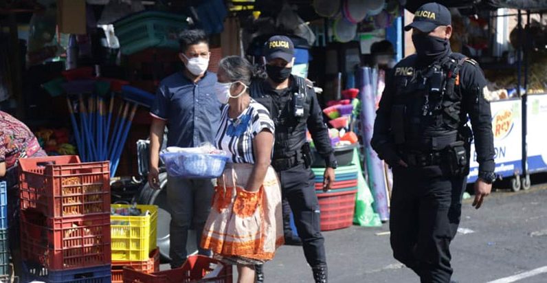Semáforo de alertas sanitarias resalta aumento de municipios en rojo