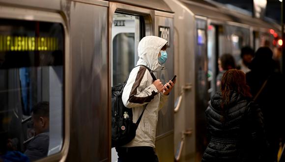 Multarán a viajeros que incumplan con uso de mascarilla en Estados Unidos