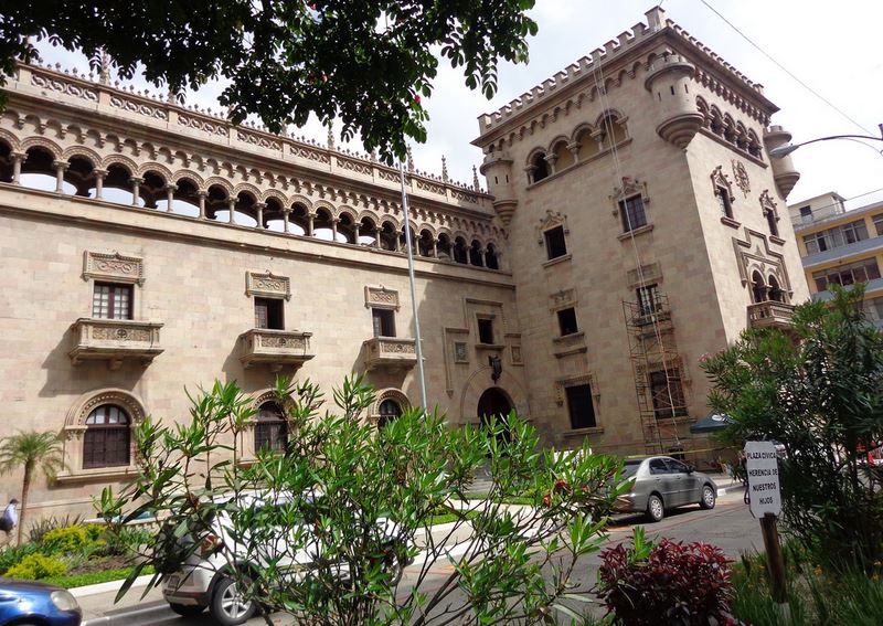 Practican exhibición a favor de agentes de la PNC y militares retenidos en Petén