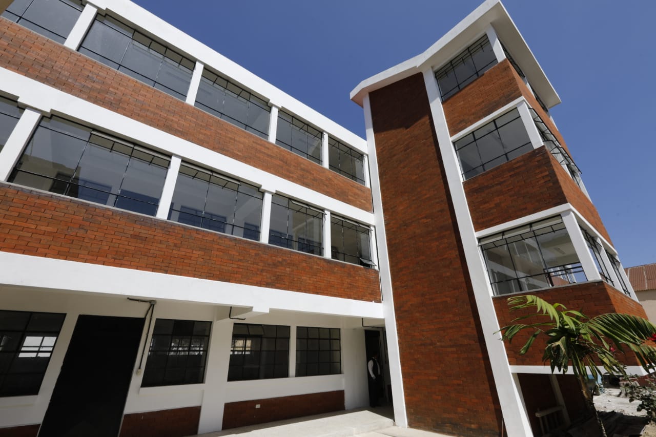 Instituto de Chimaltenango beneficiará a más de 2 mil 300 estudiantes