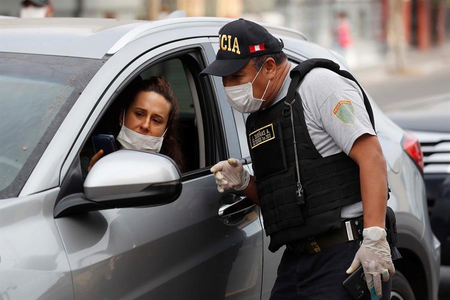 Más de 196 mil personas detenidas en Perú durante la segunda cuarentena