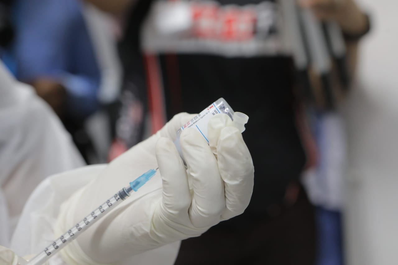 IGSS avanza en la vacunación contra el coronavirus
