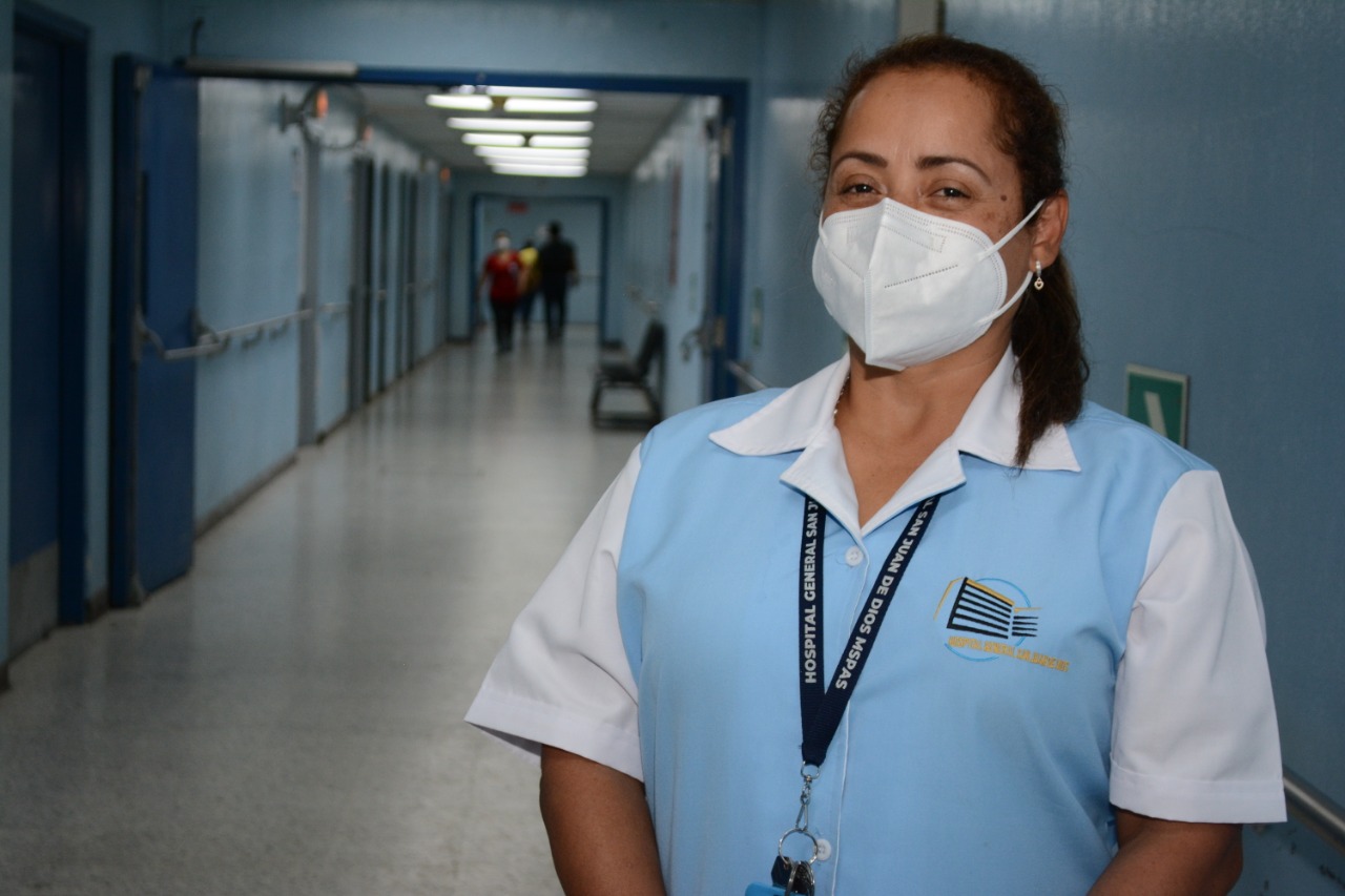 Enfermeras y doctoras, mujeres al frente de la pandemia