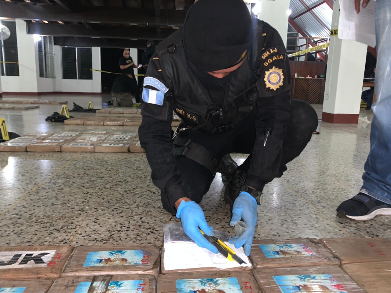 Ascienden a 394 los paquetes de cocaína incautados en operativo en aguas del Pacífico