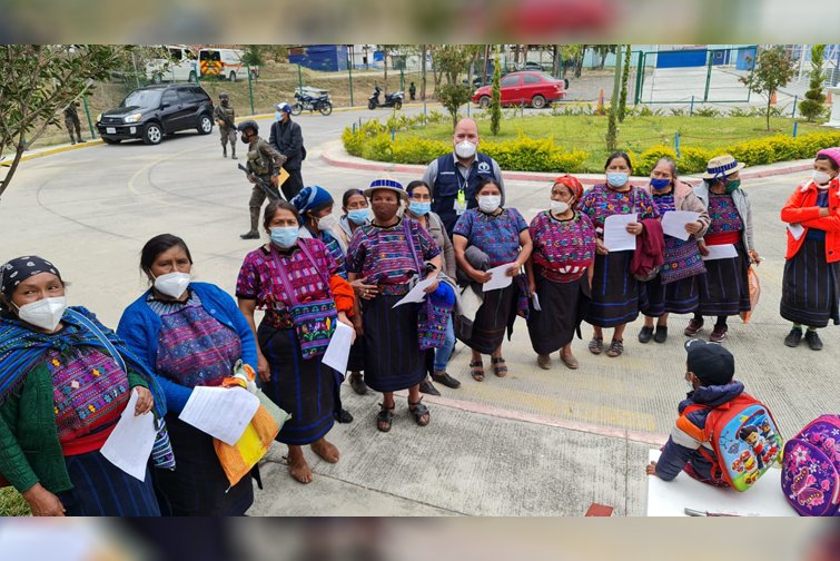 Salud reporta cerca de 3 mil comadronas vacunadas contra el COVID-19