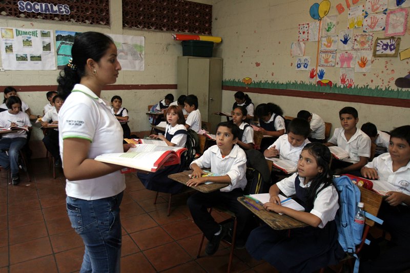 COVID-19: Colegios toman medidas ante modificación de tablero de alerta sanitaria que emitió Salud