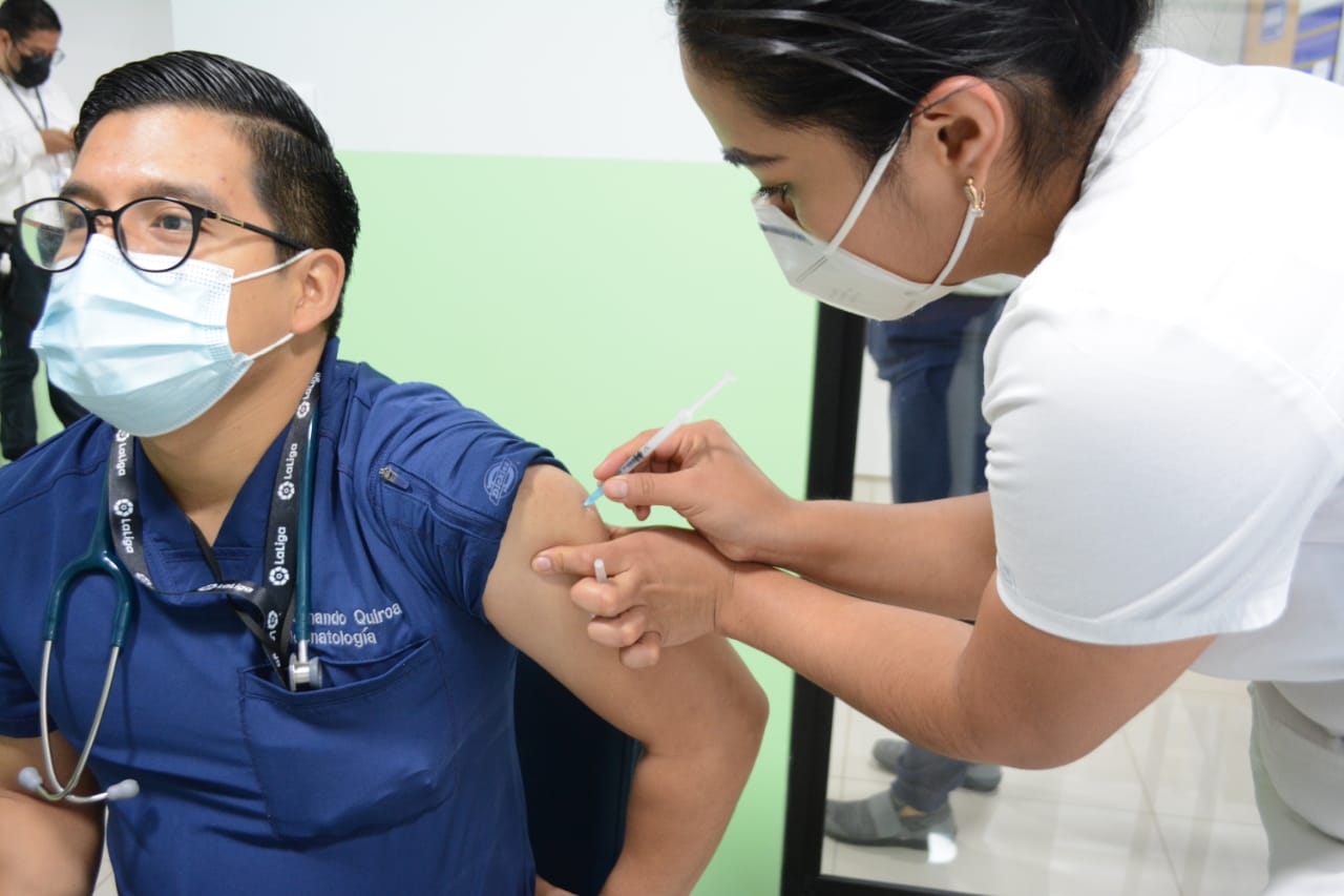 Salud resuelve dudas frecuentes relacionadas con la vacunación contra el coronavirus