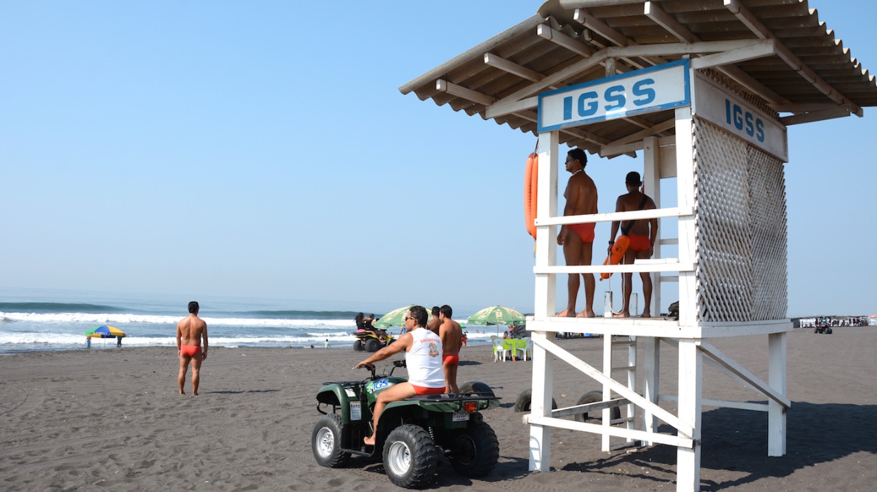 IGSS vacunará contra el COVID-19 a su cuerpo de salvavidas