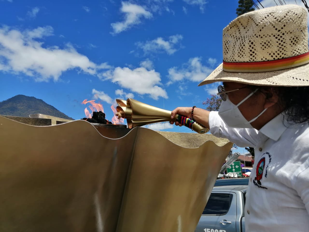 Fuego patrio del bicentenario llega a Santiago Atitlán