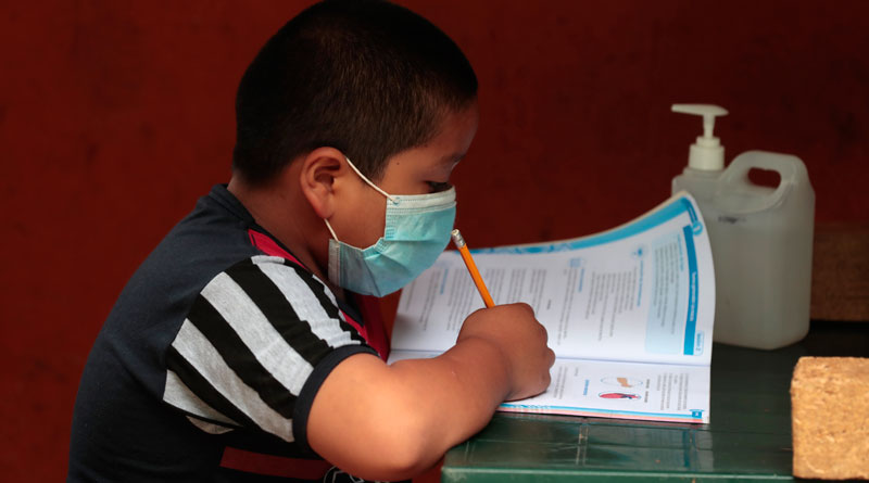 Maestros fortalecen conocimientos sobre prevención de coronavirus en establecimientos educativos